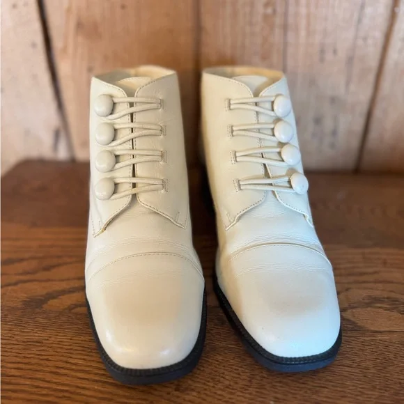 Vintage Cream Leather Ankle Boots - Picture 2 of 16